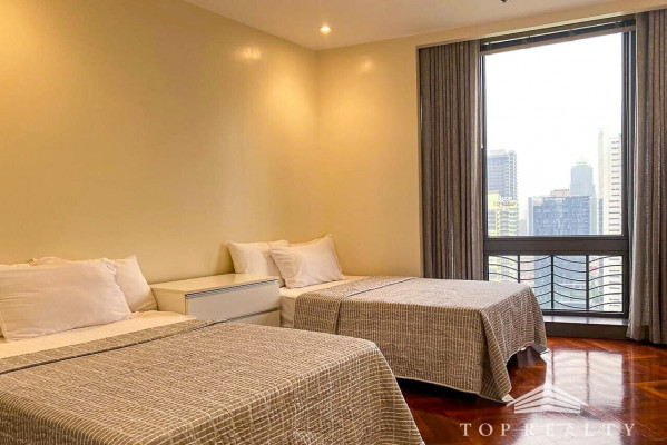 Essensa Towers | Semi furnished Cozy Three Bedroom 3BR Condo for Sale