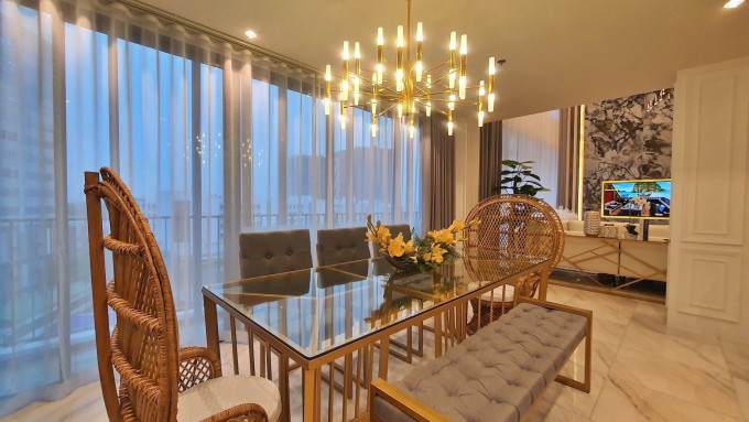 Penthouse unit in St. Moritz Private Estates - Mckinley West Fort Bonifacio