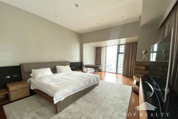 Grand Hyatt Residences | Classy and Modern Unit Three Bedroom 3BR Condo for Sale