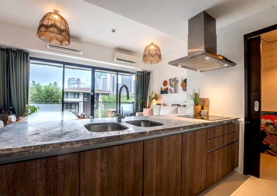 fully-furnished condominium in the heart of Bonifacio Global City