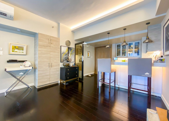 Upscale 1-bedroom Condo Unit for Sale in One Shangri-La Place,