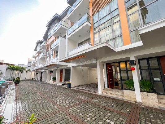 Explore this Elegant Townhouse in San Juan City