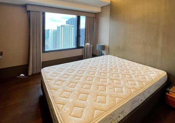 Prime Corner Unit for Sale in Arya Residences, Bonifacio Global City