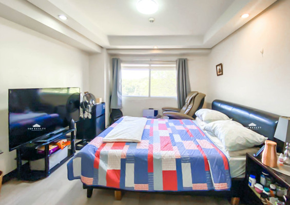 A fully furnished condo unit in a secure and exclusive community,