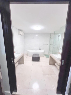 Sophisticated 4-Bedroom Condo Unit for Sale in Grand Hyatt Residence Tower 1