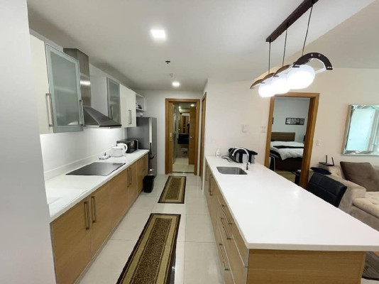 Park Terraces Point Tower Makati 1BR Condo For Sale