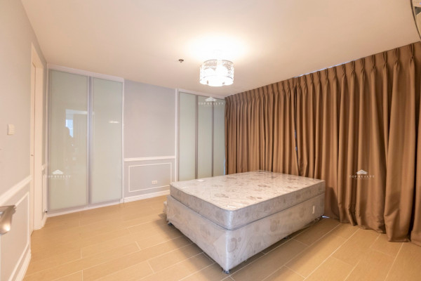 Fully furnished Condo Unit for Sale in The Venice Residences, Taguig City!