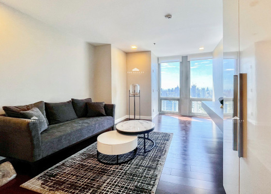Double Corner unit with Skyline views of Makati, BGC and Sierra Madre Mountains