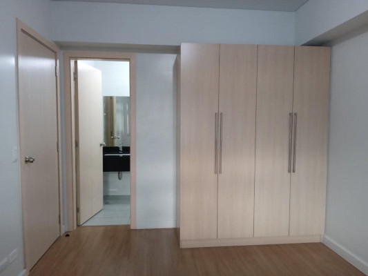 A Prime 1 Bedroom Condo Unit for Sale in Vertis North