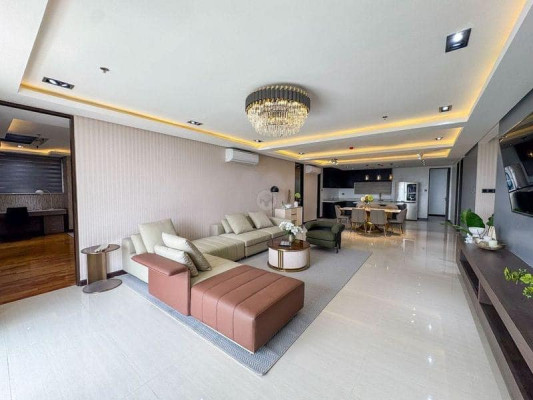 A Lavishing One Floor per Unit Condo for Sale in Commonwealth
