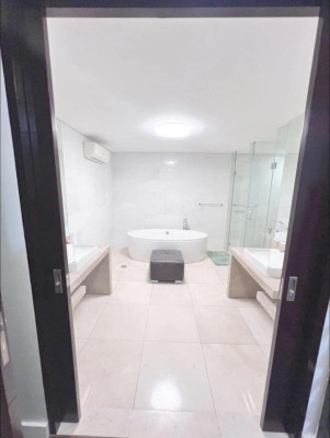 A Marvelous 4 Bedroom Condo Unit for Sale