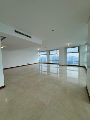 Magnificent Lower Penthouse for Sale