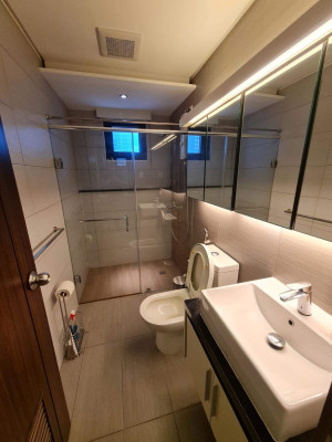 Fully Furnished 2BR with parking in BGC