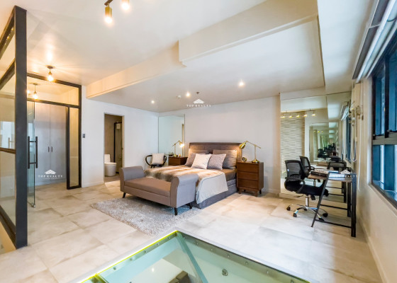 Interior-designed Loft type Condo Unit for Sale in The Fort Residences, BGC