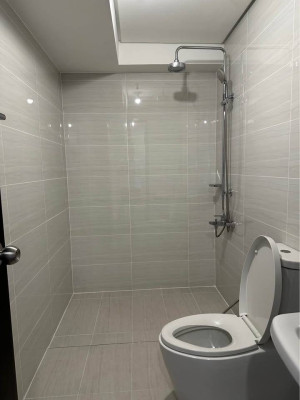 3BR unit in Park Triangle Residences with parking slot Condo for Sale