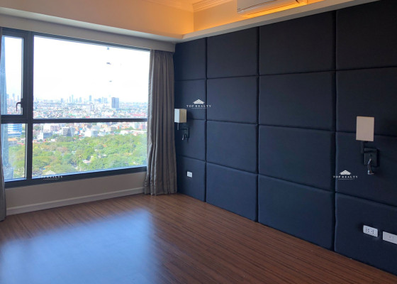 Multi-themed Interior decorated Condominium for Sale in Shang Salcedo Place