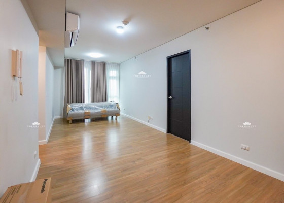 Brand New Condo Unit with Balcony for Sale in Two Serendra