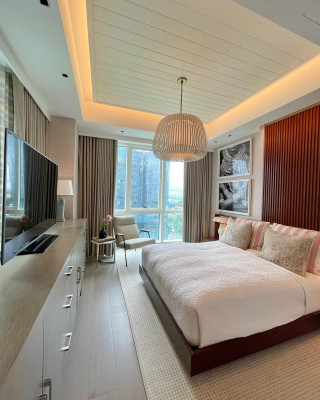 Luxurious Condominium for Sale at The Balmori Suites Rockwell Makati