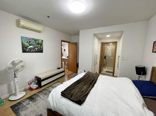 Park Terraces Point Tower Makati 1BR Condo For Sale