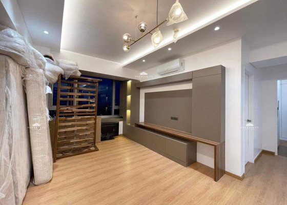 Newly-renovated Two Bedroom Condo Unit for Sale i