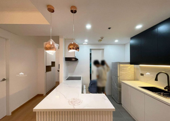 Newly-renovated Two Bedroom Condo Unit for Sale i