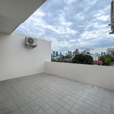 Pleasing Modern Townhouse For Sale in San Juan City