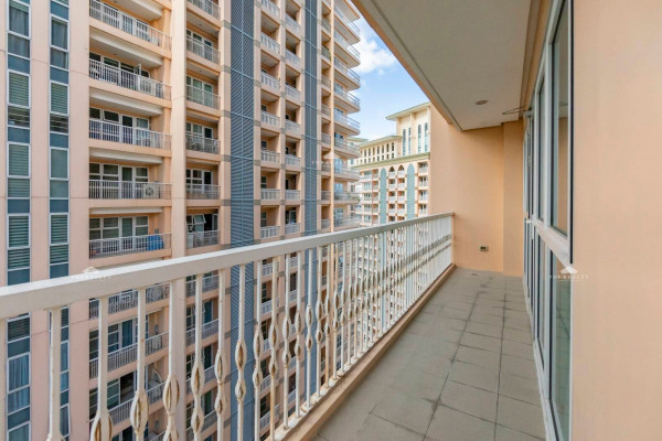 Fully furnished Condo Unit for Sale in The Venice Residences, Taguig City!