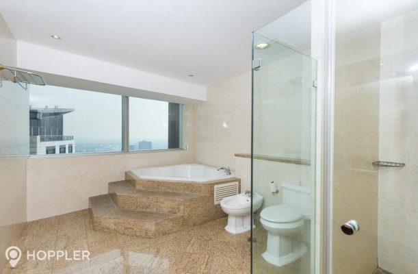 3BR Condo for Sale in Regent Parkway, BGC - Bonifacio Global City, Taguig