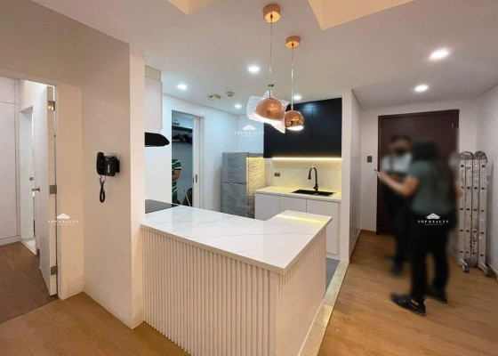 Newly-renovated Two Bedroom Condo Unit for Sale i