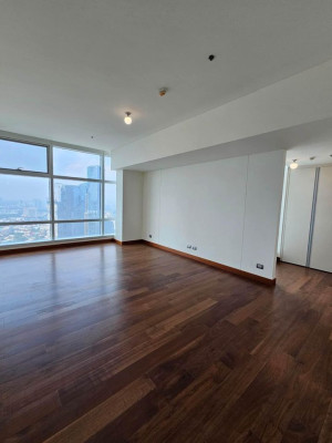 TWO ROXAS TRIANGLE 3BR Penthouse Condo Unit for Sale
