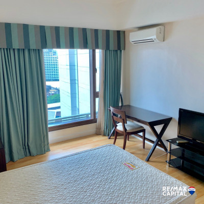 Condominium Unit in Shang Grand Tower, Makati