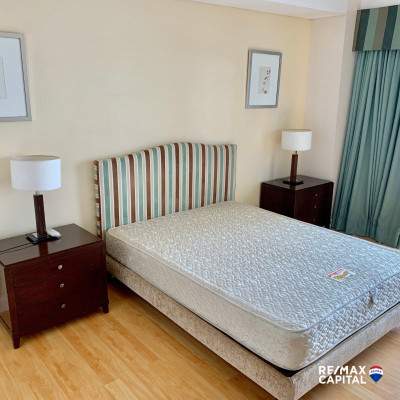 Condominium Unit in Shang Grand Tower, Makati