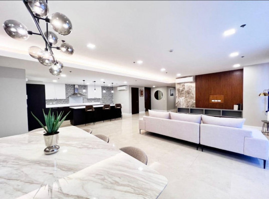 Luxury Condo in The Suites at One Bonifacio High Street