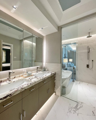 Luxurious Condominium for Sale at The Balmori Suites Rockwell Makati