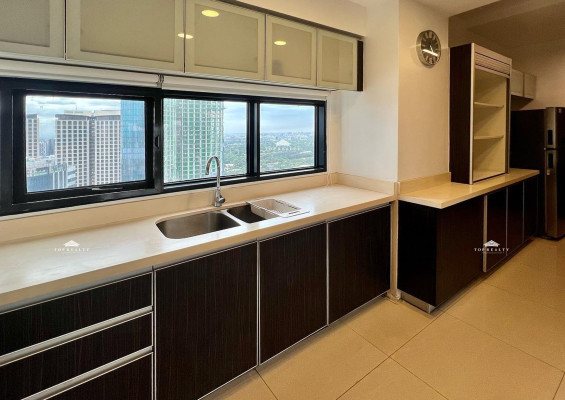 Prime Corner Unit for Sale in Arya Residences, Bonifacio Global City