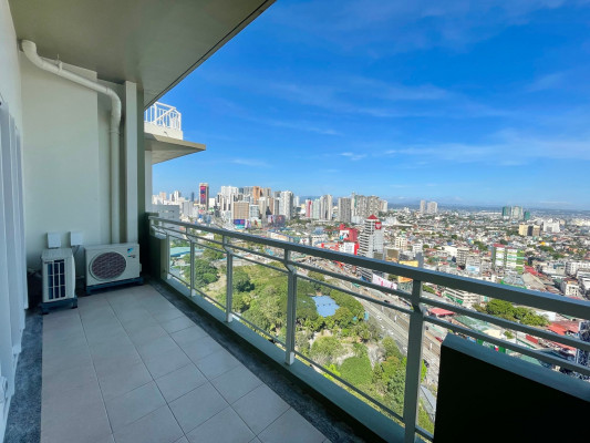 Warm and Spacious Brand New Three Bedroom 3BR Penthouse Double Unit condo