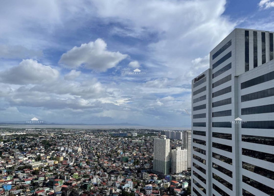 Fully furnished Condo Unit facing SM Aura and Taguig Skyline for Sale