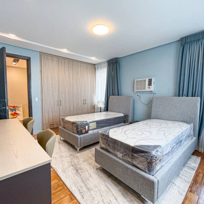 Stylish Modern Townhouse For Sale in Scout Area, Quezon City