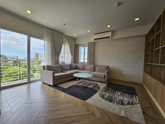 Explore this Spacious 1-Bedroom Unit in Baron 3 Gardens
