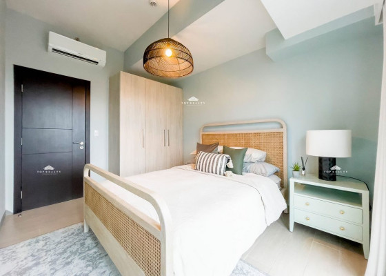 Brand new 2-Bedroom Condominium Unit for Sale in Uptown Parksuites