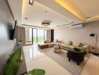 A Lavishing One Floor per Unit Condo for Sale in Commonwealth