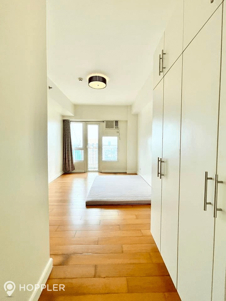 2BR Condo for Sale in The Grand Midori Makati, Legazpi Village, Makati photo 3