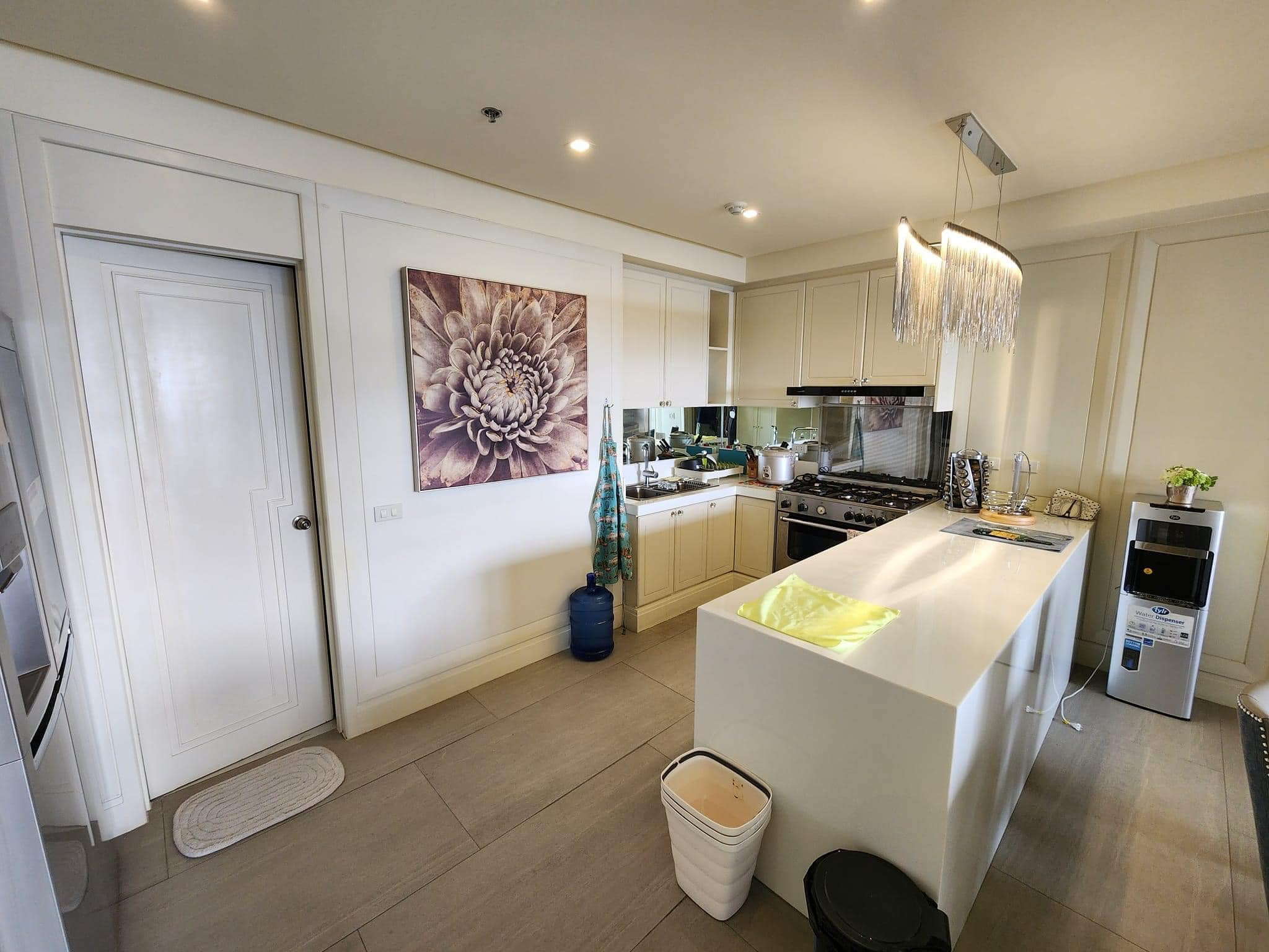 A Sleek and Luxurious Condo Unit for Sale in San Juan City photo 3