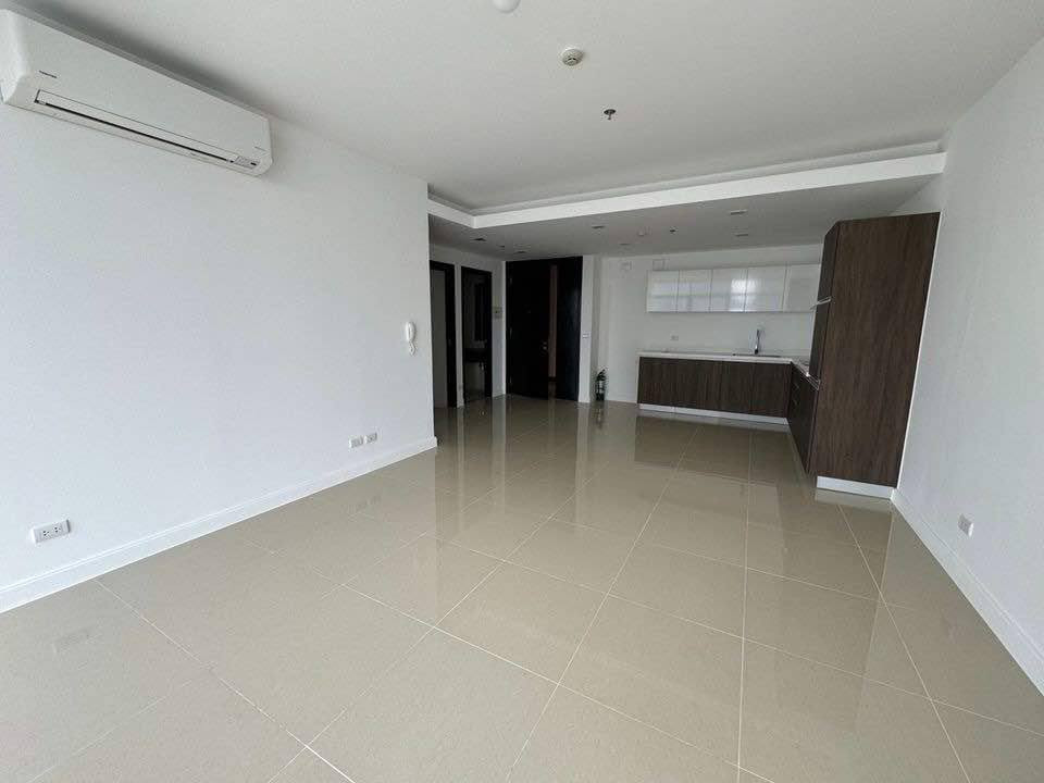 West Gallery Place 1Bedroom unit with parking slot photo 2