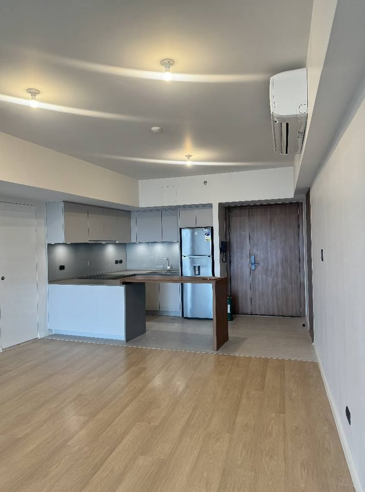 2 BEDROOM UNIT WITH BALCONY AT SHANG RESIDENCES WACKWACK photo 3