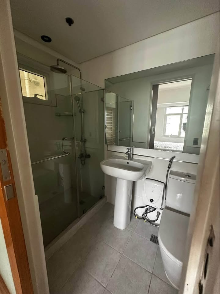 2BR Two Serendra Aston Tower photo 5