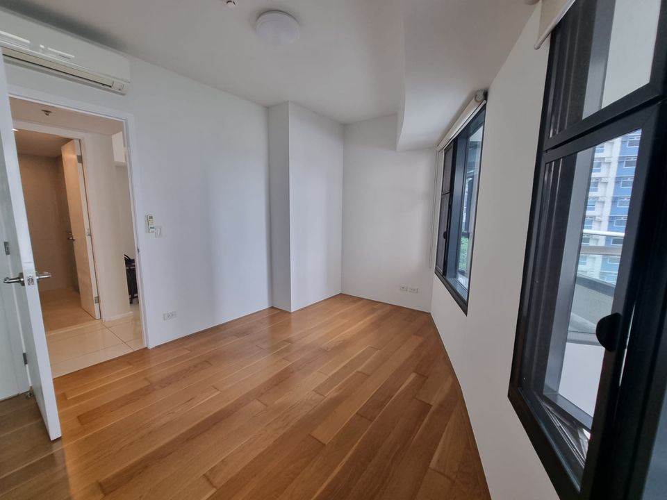2BR Unit For Sale in Arya Residences photo 5