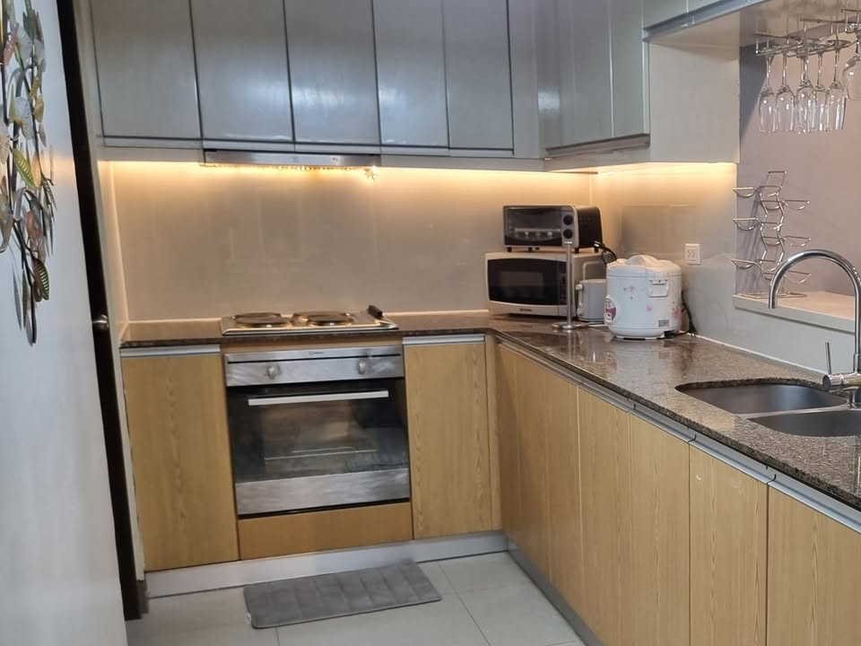 Fully furnished 3-bedroom condo with parking for sale at The Venice Luxury photo 3