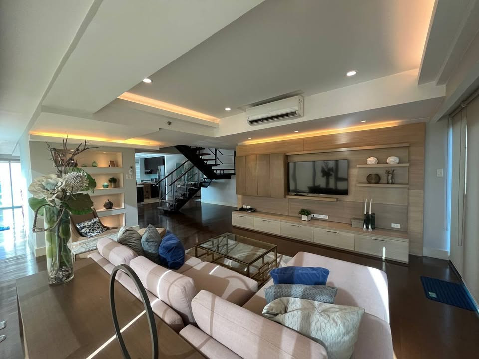 For Sale 3BR in Edades photo 1
