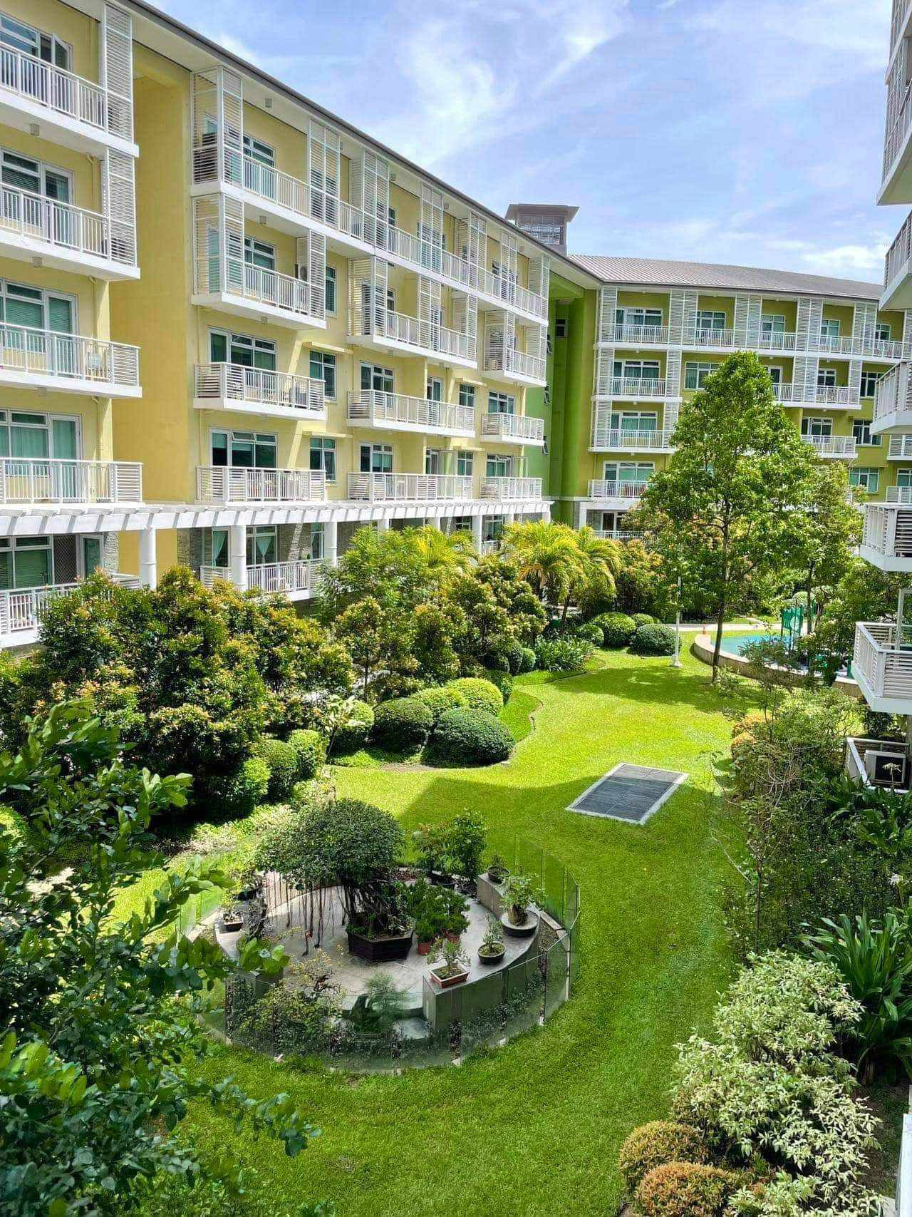 One Serendra 2BR unit facing market market with parking photo 5